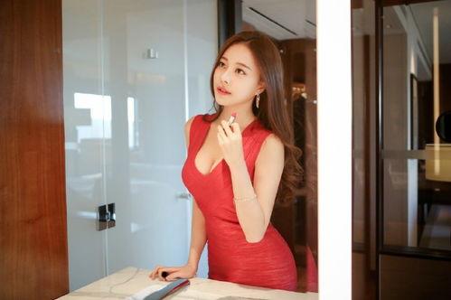 丝袜少妇被后入图
