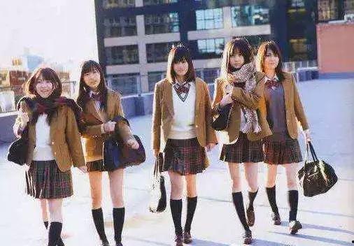 日本美女短裙视频,时尚与魅力的完美融合