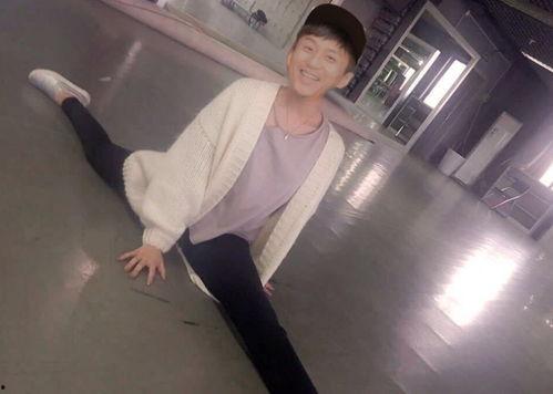 劈叉女星校草爆料视频,独家爆料视频曝光惊人内幕