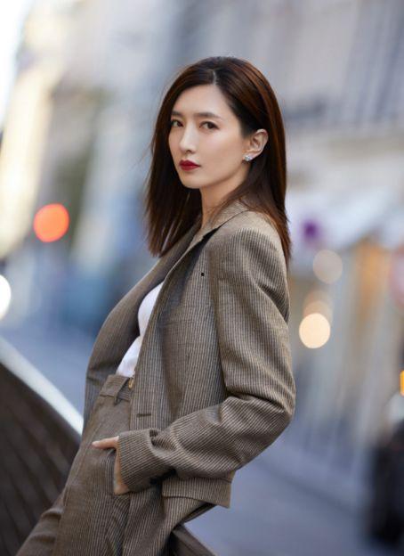 江疏影丝袜好骚,性感魅力一触即发